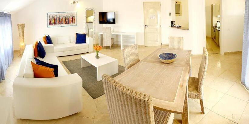 آپارتمان 1 خوابه با تراس, Branco Suites   Rooms & Holiday Apartments