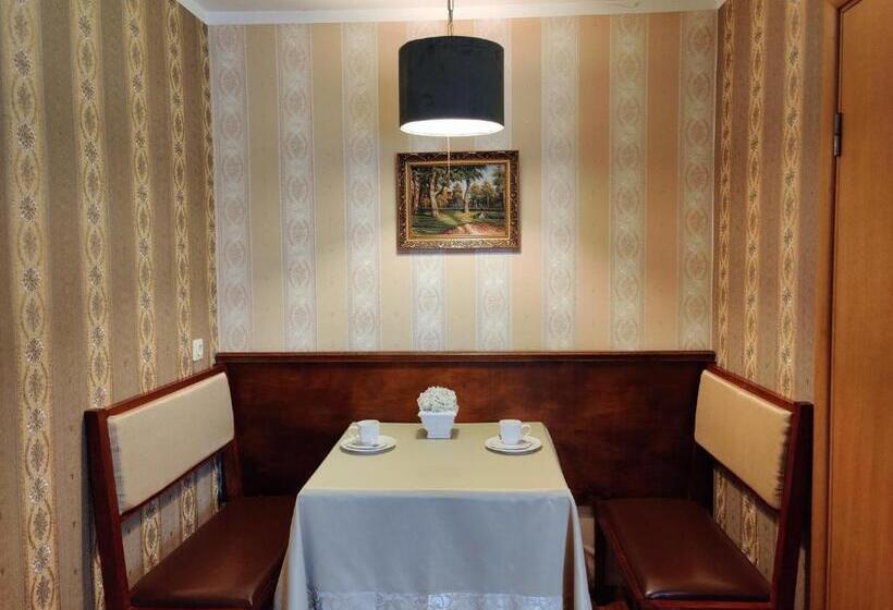 اتاق لوکس, Motelis Smakų Smakas