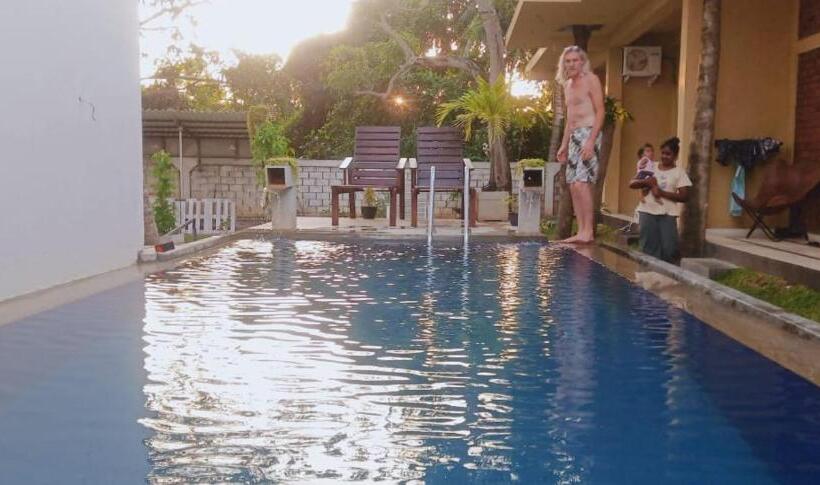 اتاق استاندارد با چشم‌انداز استخر, Petit Guest House