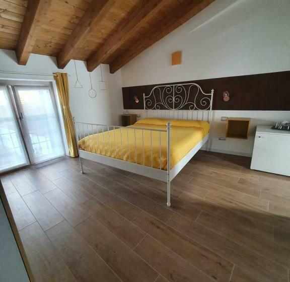 اتاق راحتی سه تخته, Elements B&b
