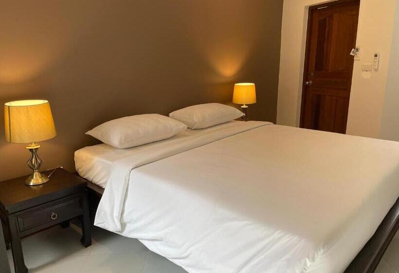 Номер Deluxe, The Pace Phuket Boutique Resort