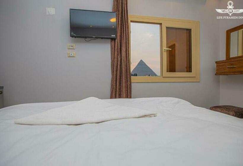 اتاق استاندارد با چشم‌انداز کوهستان, Life Pyramids Inn