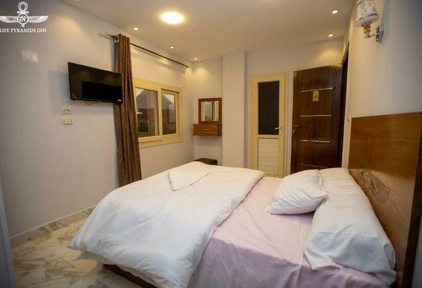 اتاق استاندارد با چشم‌انداز کوهستان, Life Pyramids Inn