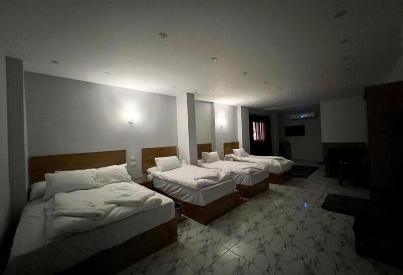 سوئیت جونیور با چشم‌انداز باغ, Life Pyramids Inn