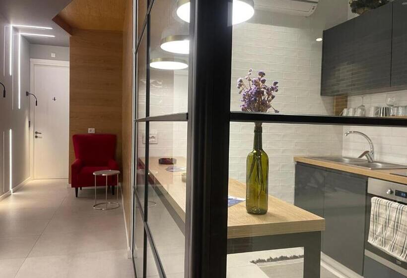 اتاق استاندارد, Retreat Apartments