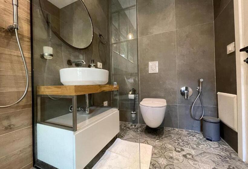 اتاق استاندارد, Retreat Apartments