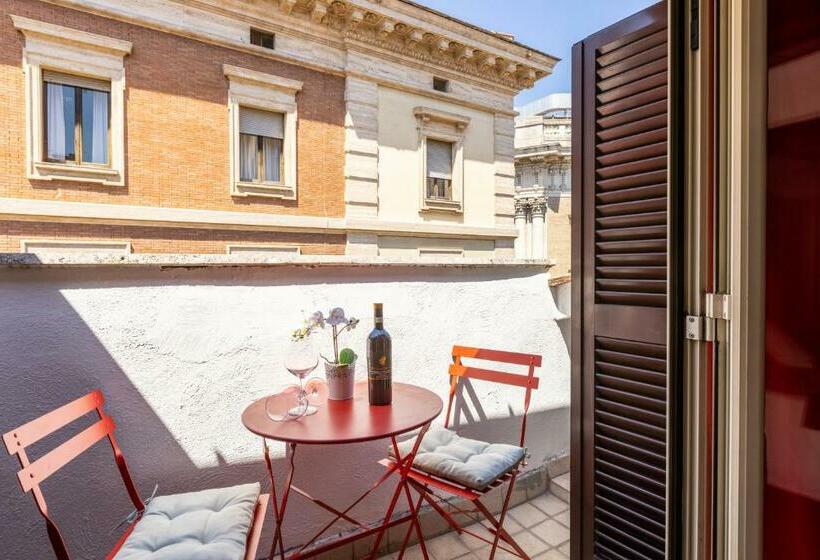 اتاق لوکس سه تخته, Vg Fontana Di Trevi   5 Stelle Camera Con Balcone
