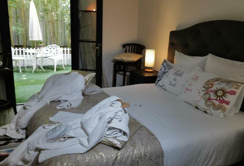 Номер Стандарт, Les Canoubiers Luxe Et Sérénité Au Cœur De Saint Tropez Suites Spacieuses Avec Jardin Enchanteur