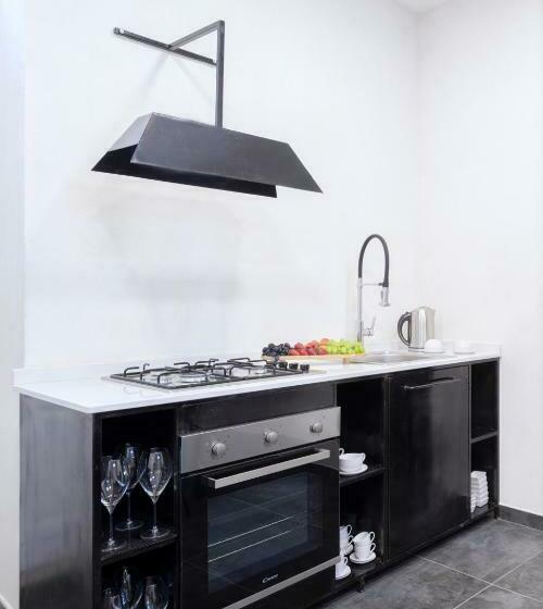 اتاق استاندارد, Mymoon Neas