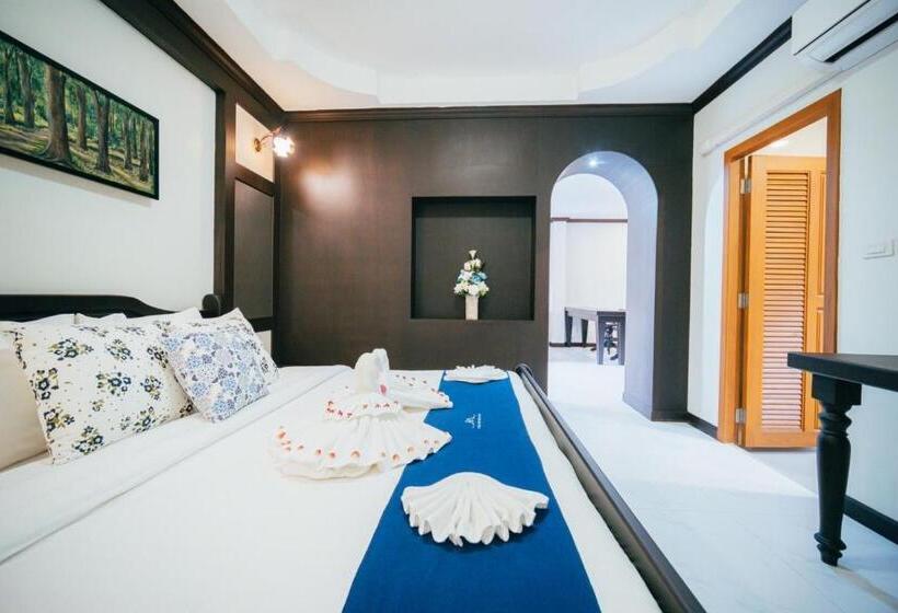 اتاق سوپریور با تخت بزرگ, Huen Him Kong Hotel Phrae