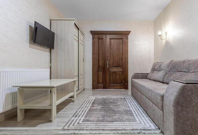 سوییت, Premium Hotel & Spa