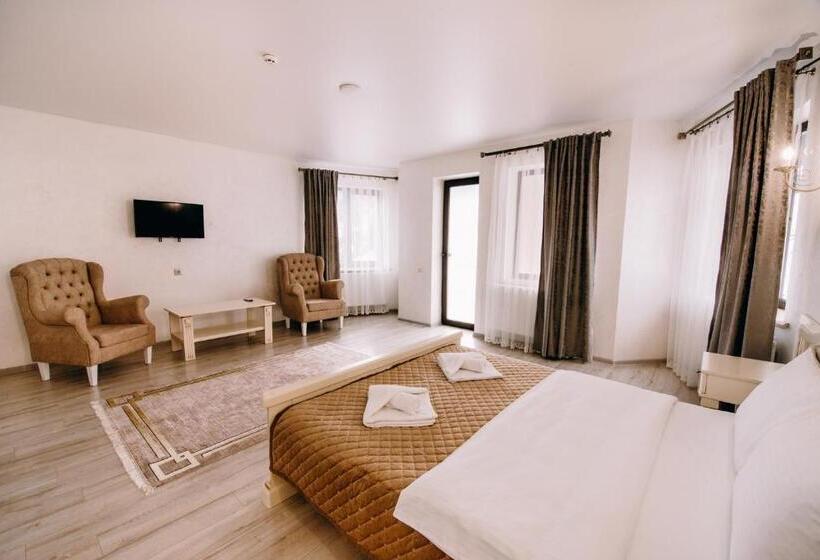 سوییت لوکس, Premium Hotel & Spa