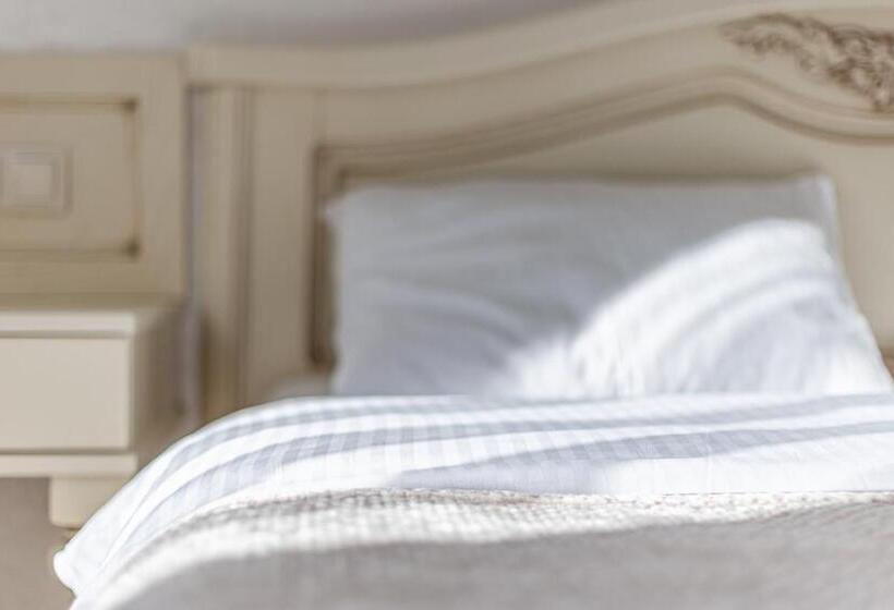 اتاق استاندارد چهار تخته, Premium Hotel & Spa