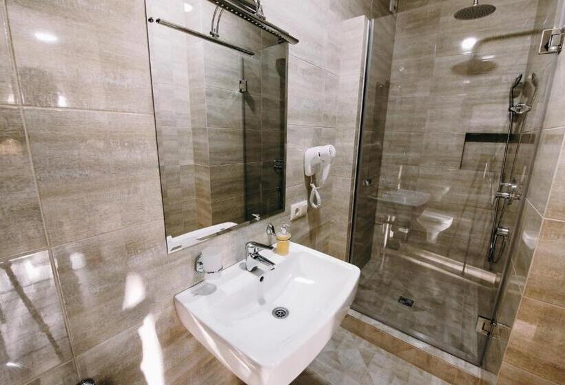 سوییت, Premium Hotel & Spa