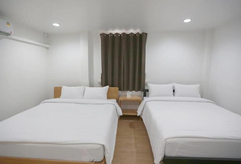 Quarto Familiar Deluxe, Interest Poshtel