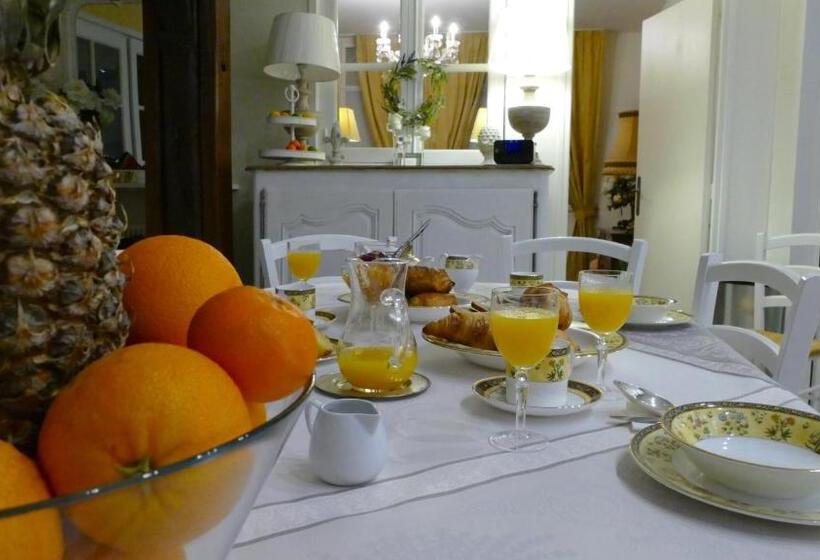 Номер Стандарт Трехместный, Le 31 B&b Amboise Centre