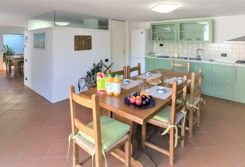 اتاق استاندارد, B&b Villa Apuana
