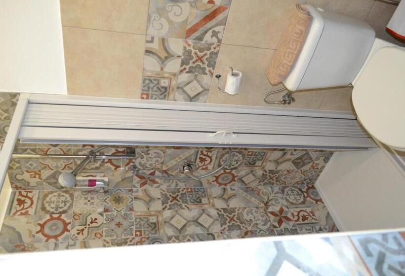 اتاق خانوادگی, Regina Lucia Casa Vacanze
