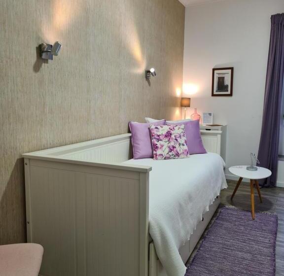 اتاق استاندارد یک نفره, Bea S Bed & Breakfast