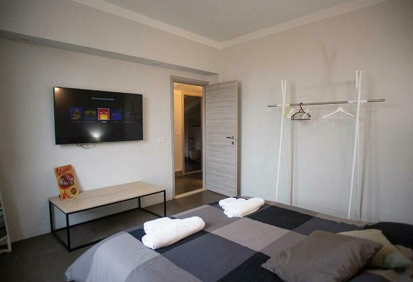 Standard Triple Room with Terrace, B&big Prato