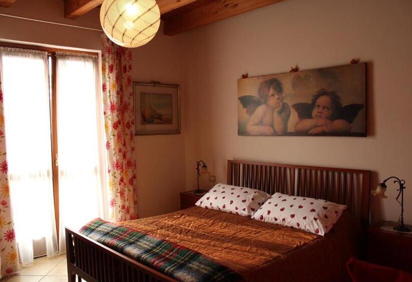 标准间带阳台, Bed & Breakfast Lucy