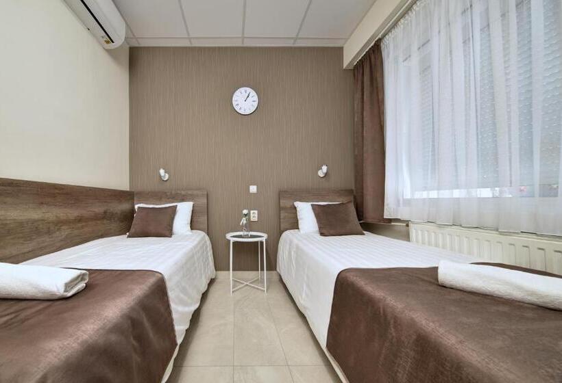 اتاق استاندارد, Familia Panzió & Apartmanház Győr