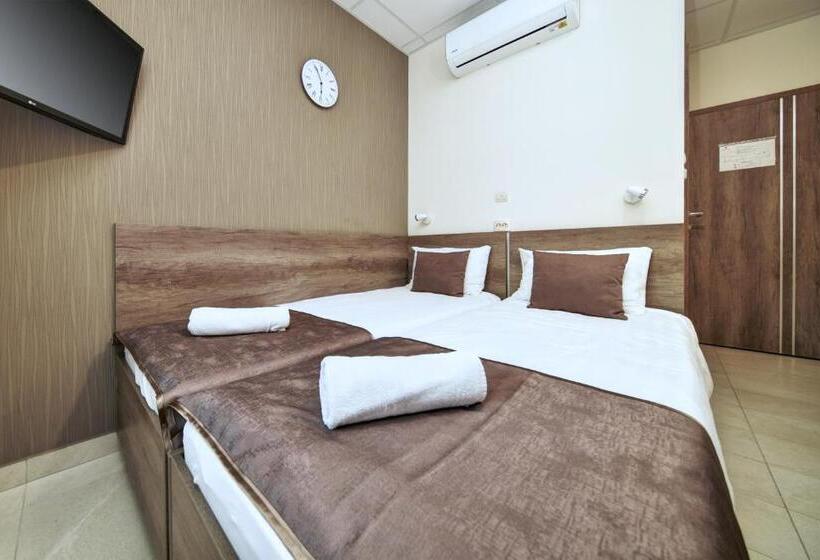 اتاق استاندارد, Familia Panzió & Apartmanház Győr