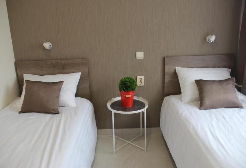 اتاق استاندارد, Familia Panzió & Apartmanház Győr