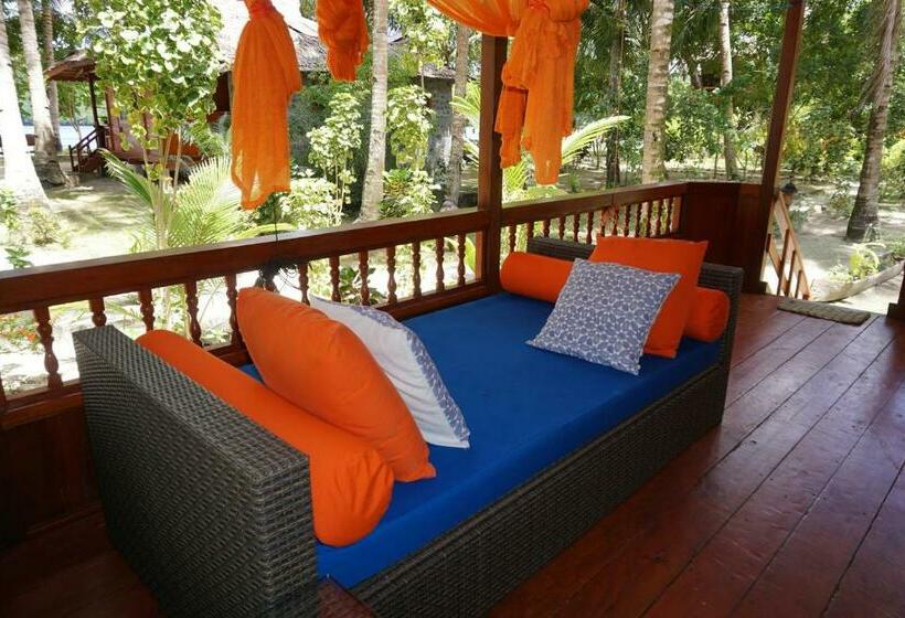 스탠다드 방갈로, Blue Bay Divers Likupang Bangka