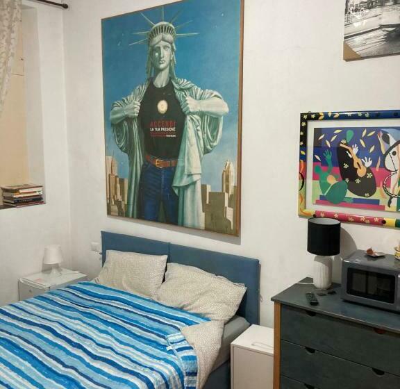 اتاق لوکس با تخت بزرگ, Room Saronno + B&b
