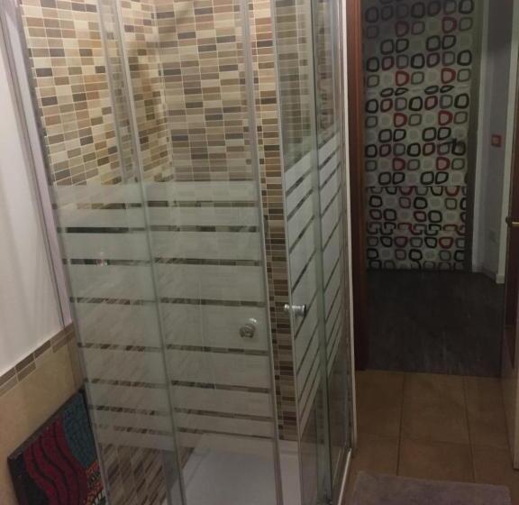 اتاق سوپریور, Room Saronno + B&b