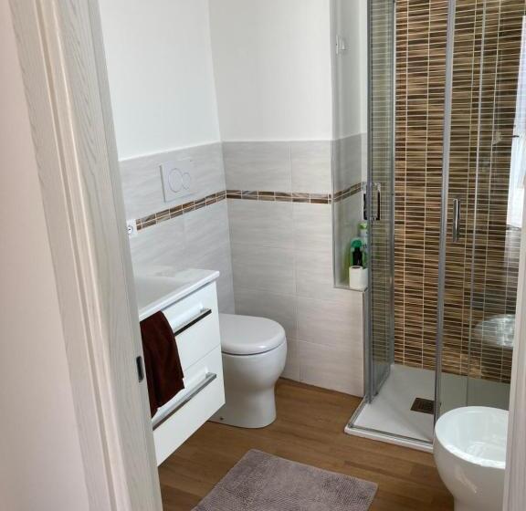 اتاق لوکس, Room Saronno + B&b
