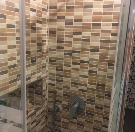 اتاق سوپریور, Room Saronno + B&b