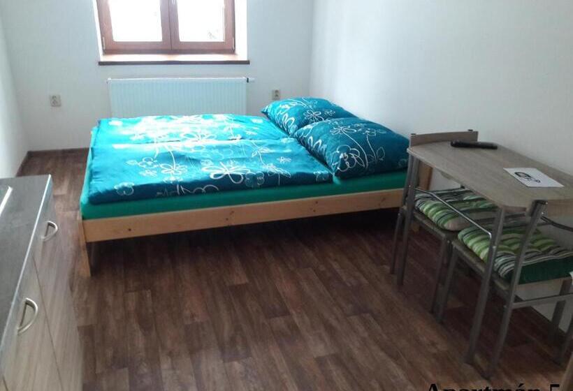 آپارتمان 1 خوابه همکف, Chata Tánička