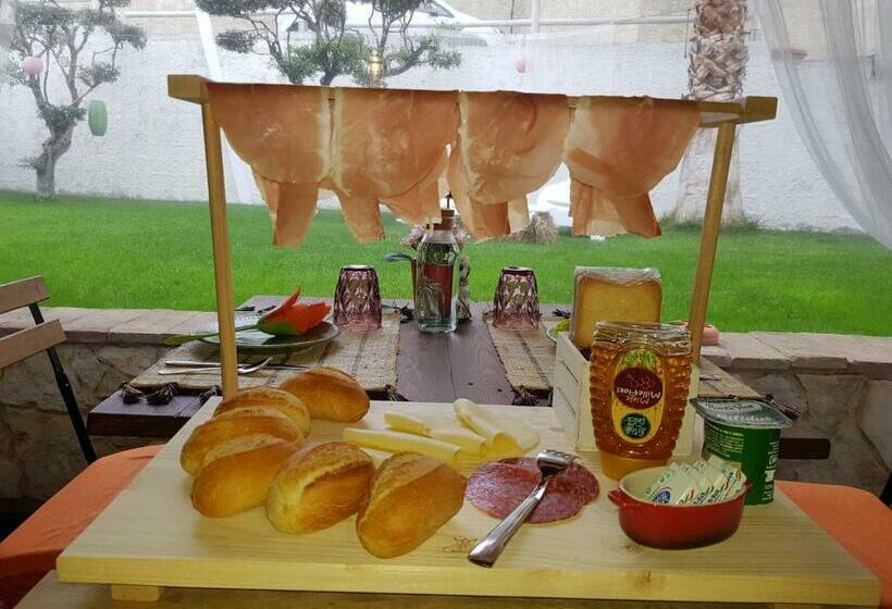 سوییت خانوادگی, Favola Exclusive B&b