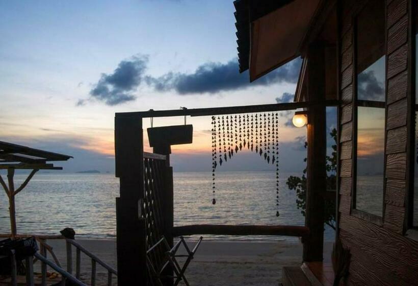 Бунгало Deluxe, Apache Loongdum Koh Samed