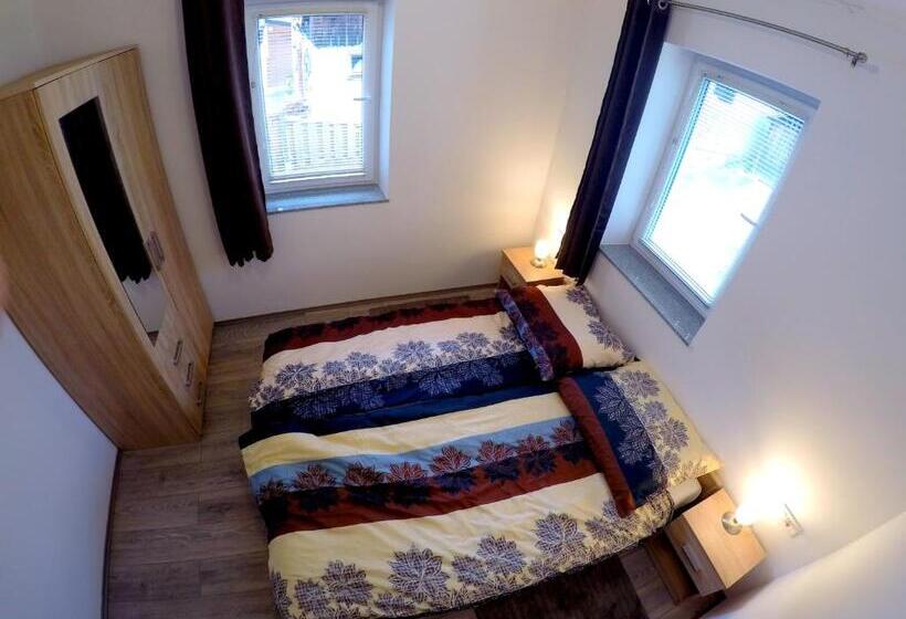 آپارتمان 1 خوابه با تراس, The Jungle Apartments And Rooms