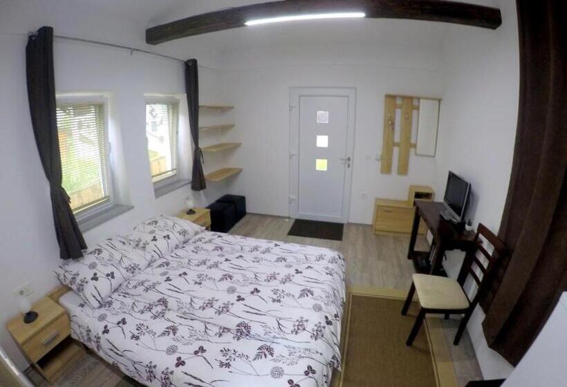 اتاق استاندارد, The Jungle Apartments And Rooms