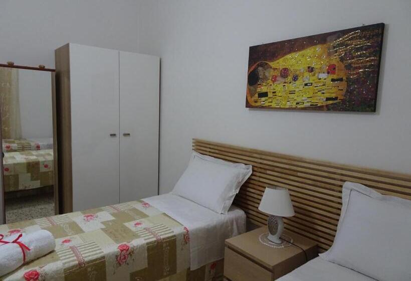 اتاق استاندارد با سرویس بهداشتی مشترک, B&b Dodo