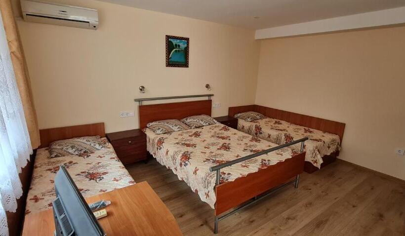 Студия Стандарт, Fema Guest House