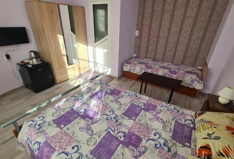 Номер Стандарт, Fema Guest House