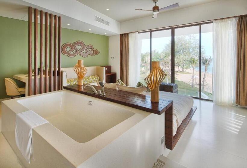 Deluxe Suite Sea View, The Shells Resort & Spa  Phu Quoc