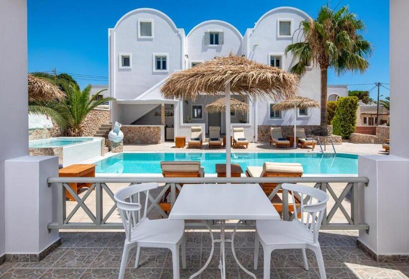 اتاق استاندارد با چشم‌انداز استخر, Kalya Suites