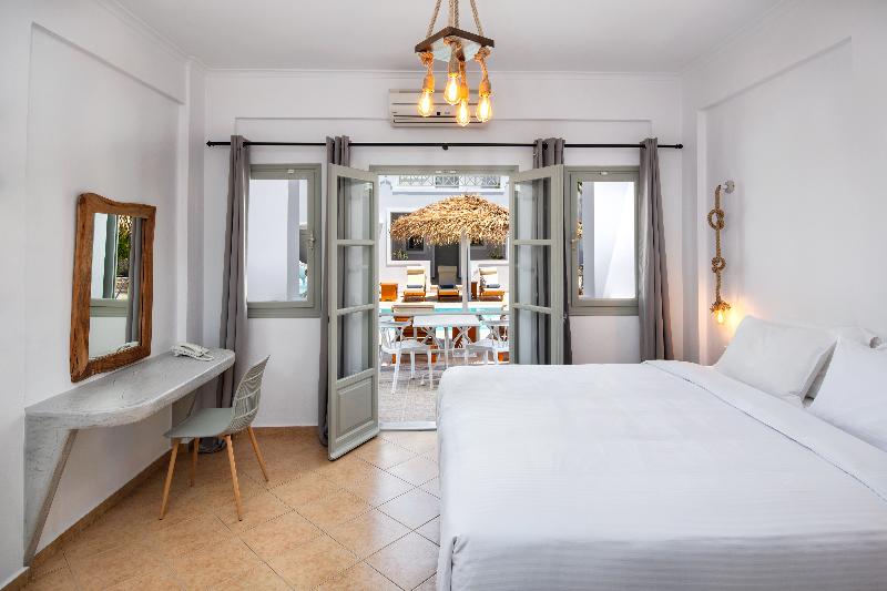 اتاق استاندارد با چشم‌انداز استخر, Kalya Suites