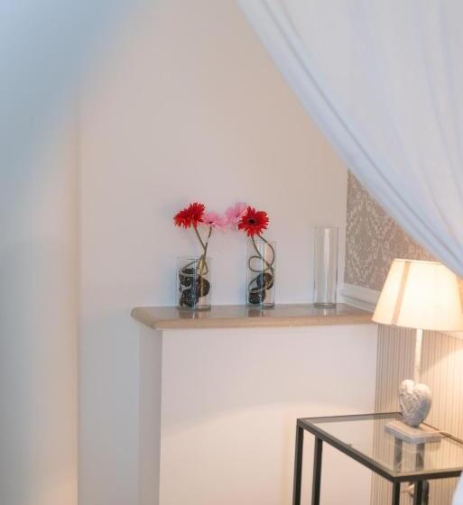 اتاق استاندارد با سرویس بهداشتی مشترک, Green Room
