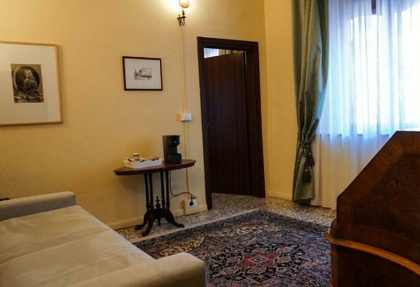 سوییت سوپریور, Antica Dimora Della Racchetta