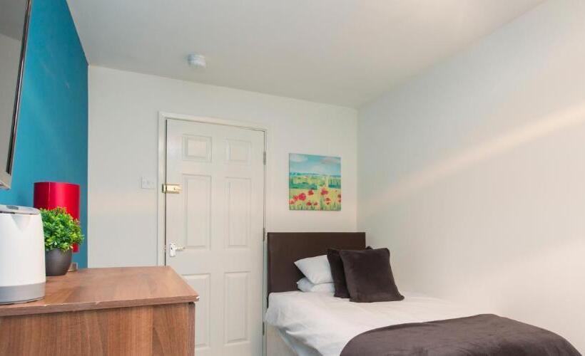 اتاق استاندارد یک تخته با سرویس بهداشتی مشترک, Townhouse @ Edleston Road Crewe
