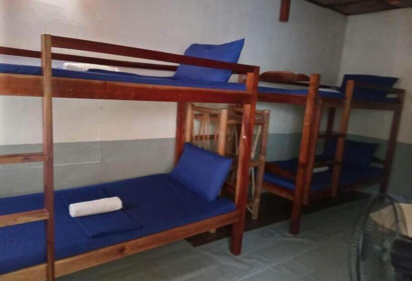 Номер Стандарт Четырехместный Совместный Санузел, Pescador View   Beach Resort & Restaurant