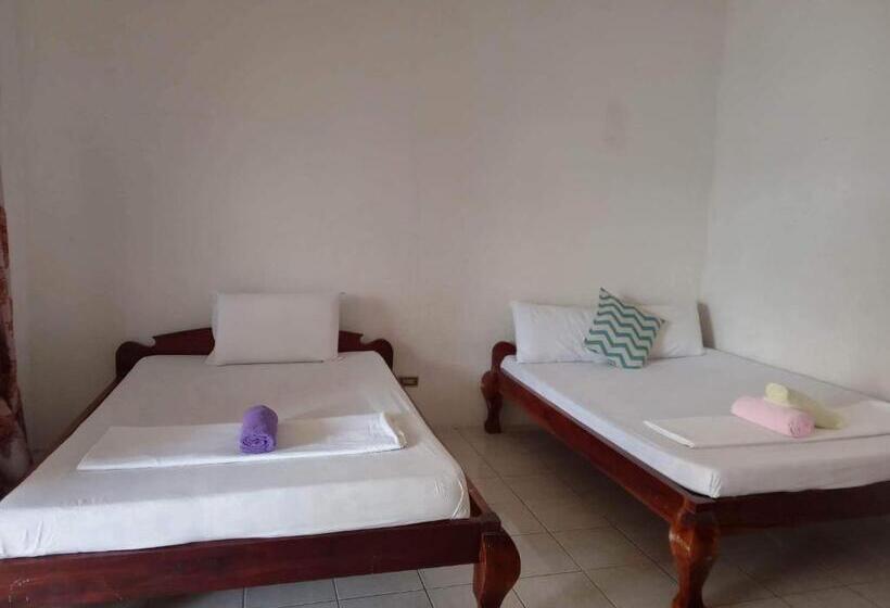Четырехместный Номер Economy, Pescador View   Beach Resort & Restaurant