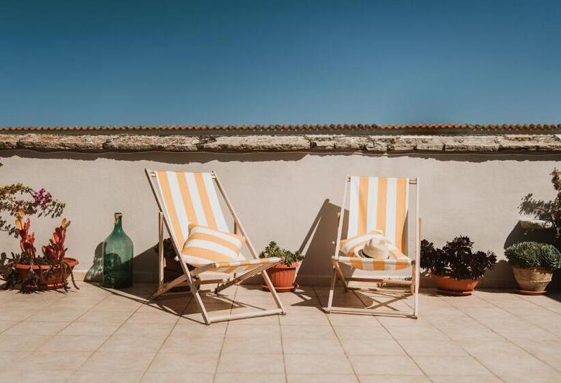 استودیوی استاندارد, Casa Romito